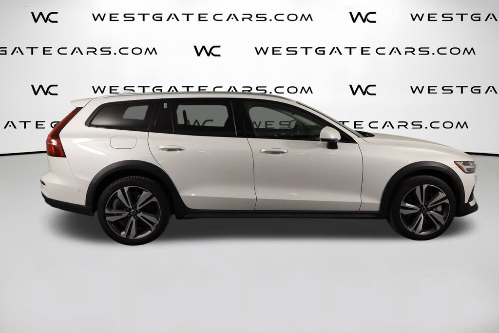 Used 2026 Volvo V60 B5 Cross Country Plus AWD/4WD image 44