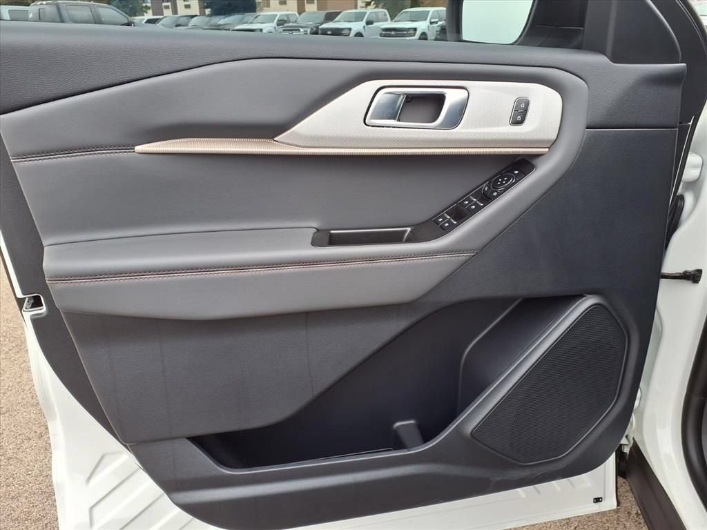 New 2026 Ford Explorer Active w/ Active Comfort Package RWD image 22