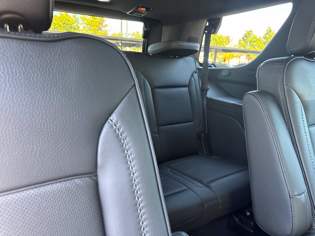 Used 2023 GMC Yukon Denali AWD/4WD image 13