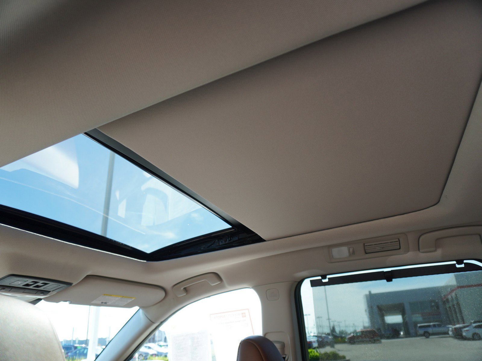 Used 2022 Nissan Pathfinder Platinum w/ Cargo Package image 16