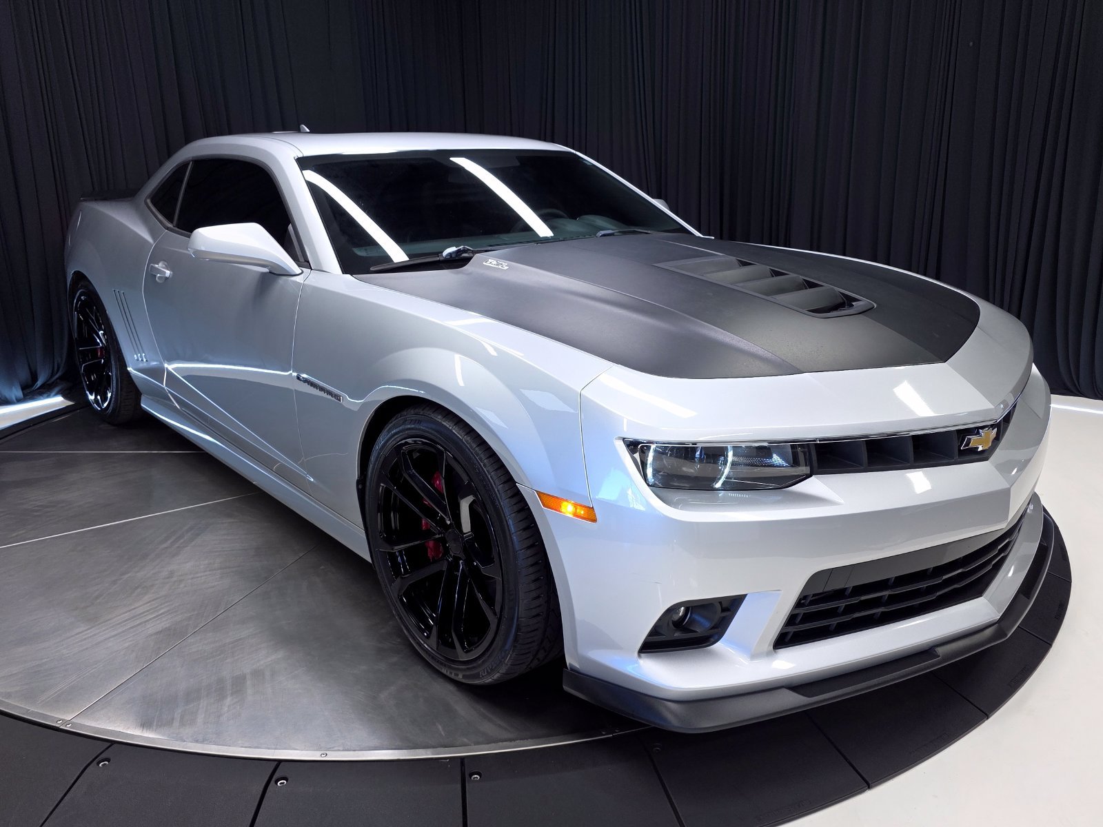 Used 2015 Chevrolet Camaro SS w/ SS Performance Package RWD image 47
