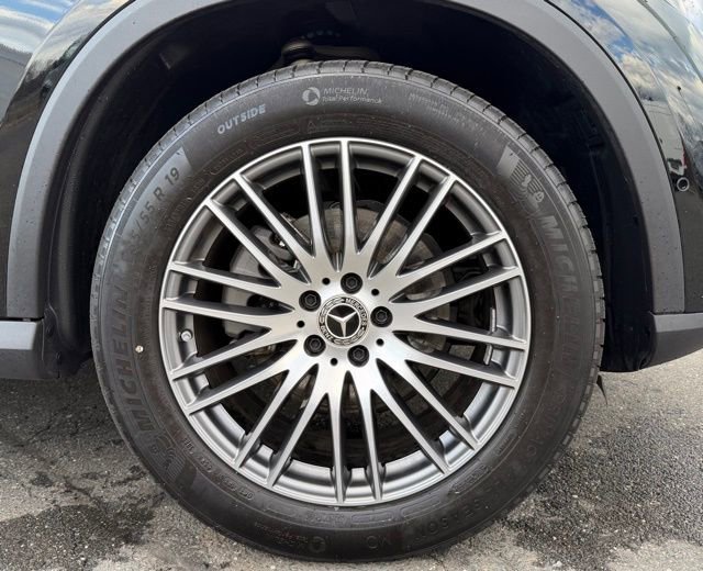 Used 2026 Mercedes-Benz GLC 300 4MATIC image 11
