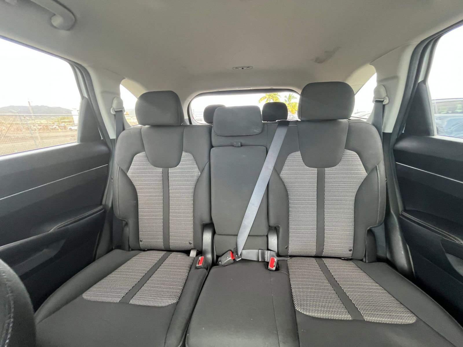 Used 2023 Kia Sorento LX image 39