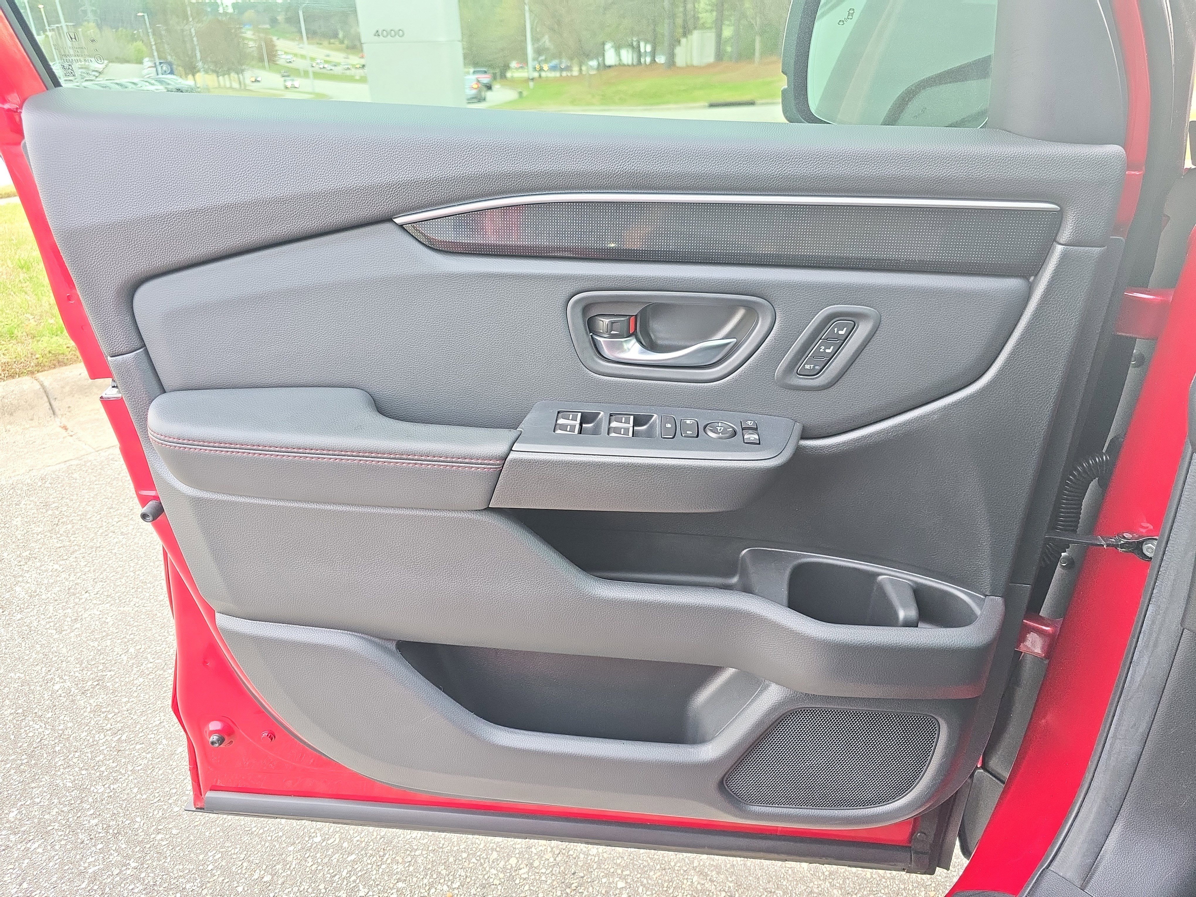 Used 2025 Honda Pilot Black Edition image 23