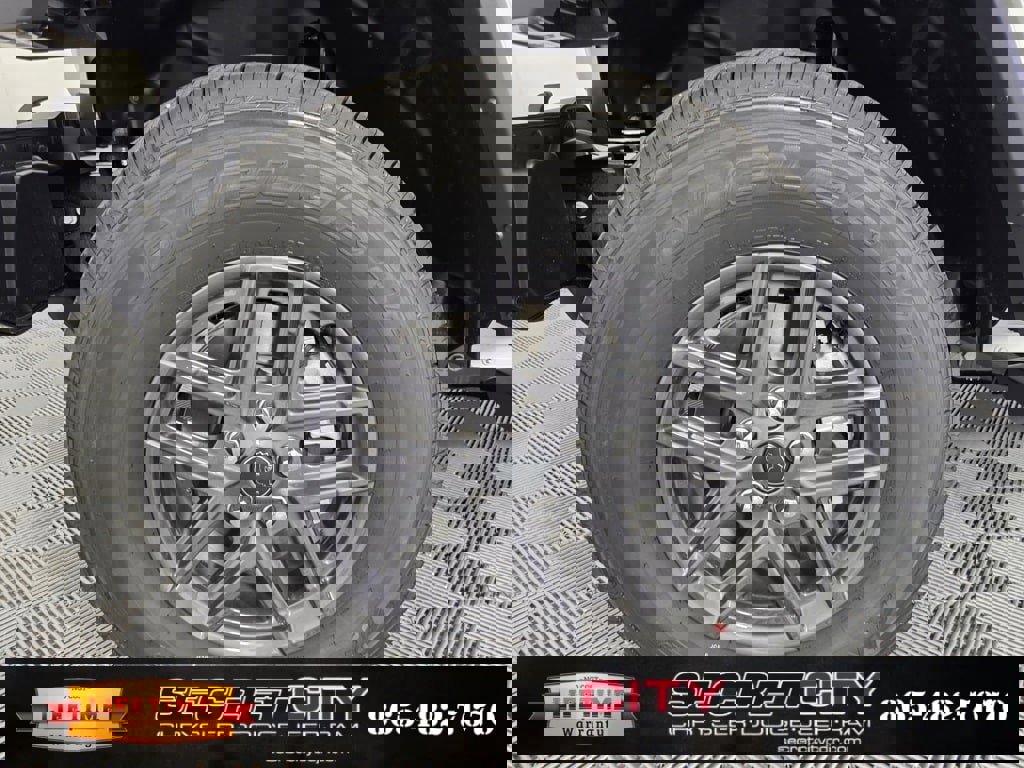 New 2025 Jeep Gladiator Sport image 9