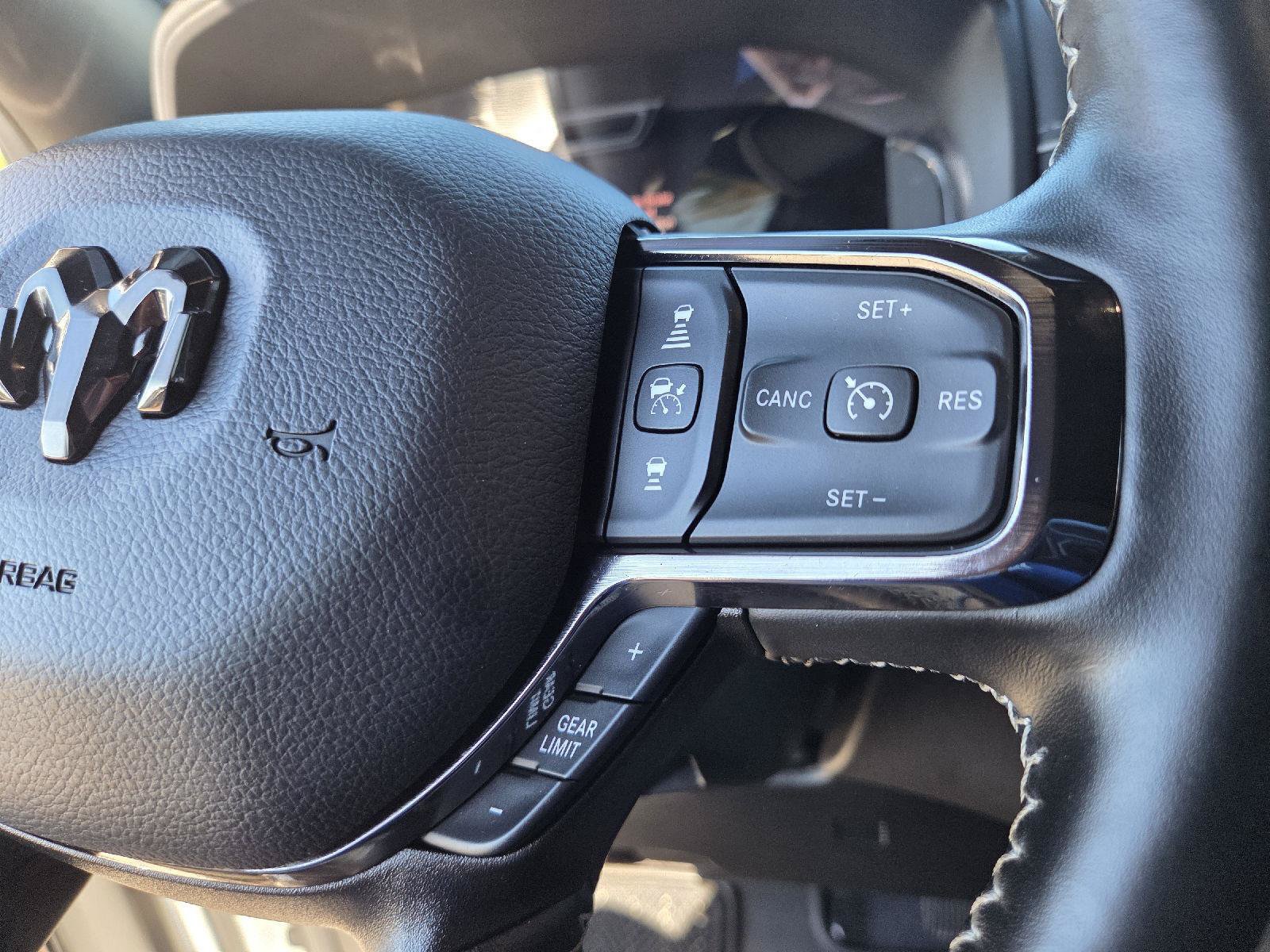 Used 2025 RAM 2500 Limited AWD/4WD image 12