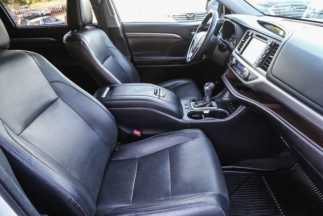 Used 2019 Toyota Highlander Limited AWD/4WD image 19