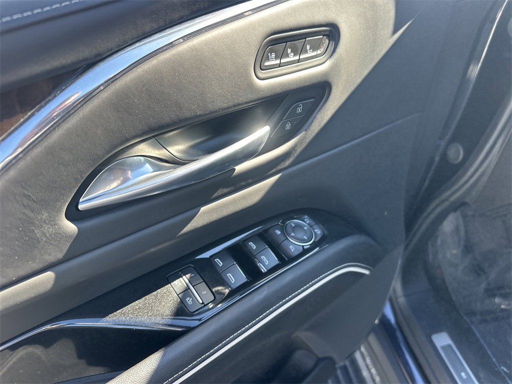 Used 2024 Cadillac Escalade ESV Sport Platinum image 17