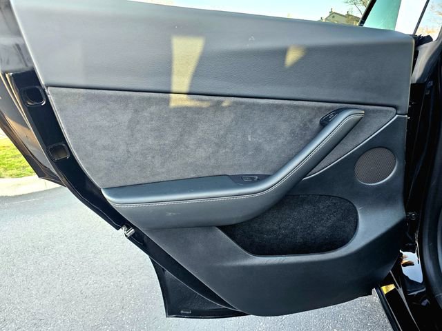 Used 2023 Tesla Model Y Performance image 25