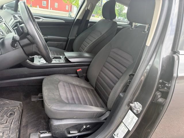 Used 2018 Ford Fusion SE w/ Fusion SE Technology Package FWD image 10