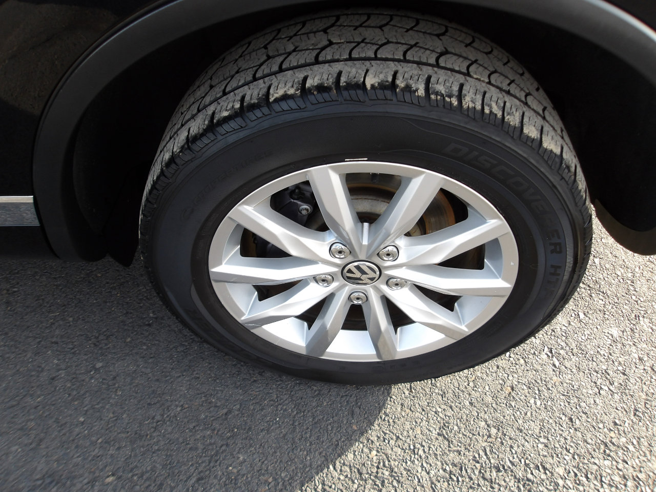 Used 2015 Volkswagen Touareg Sport image 26