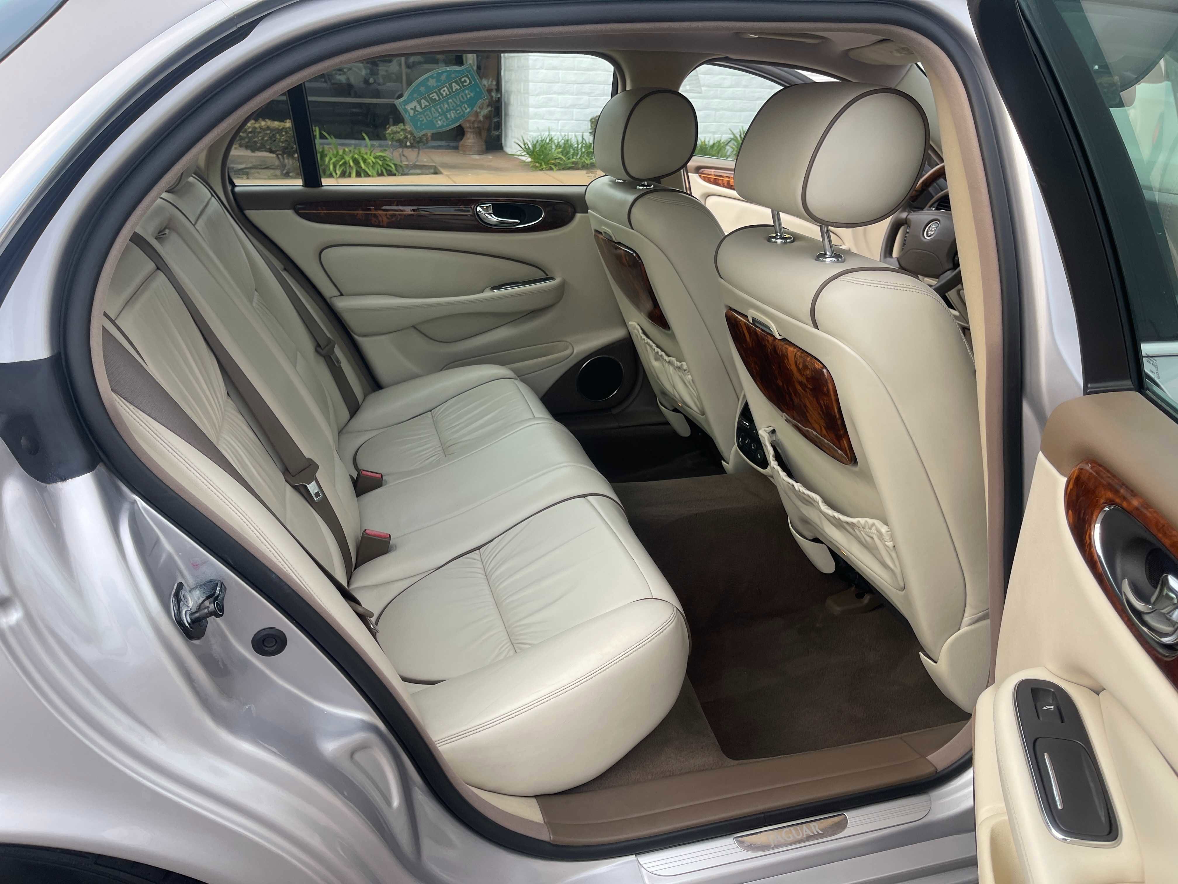 Used 2006 Jaguar XJ8 L XJ VANDEN PLAS SEDAN 4D image 11