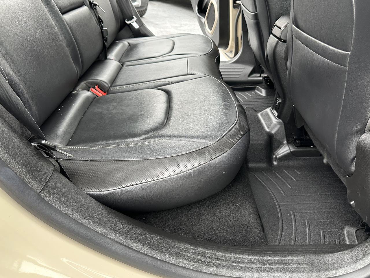 Used 2015 Jeep Renegade Limited AWD/4WD image 38