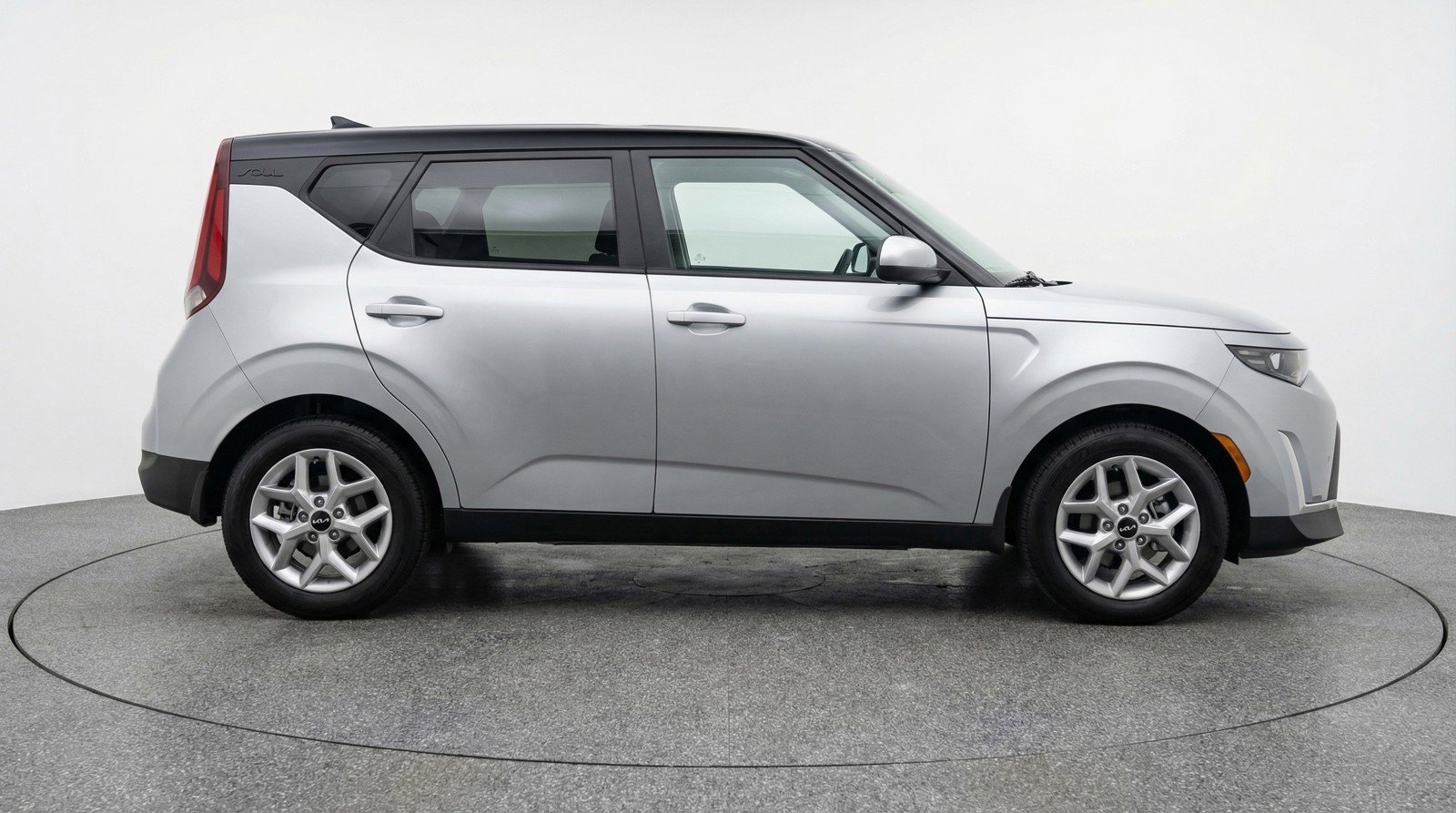 Used 2025 Kia Soul LX w/ LX Technology Package image 9