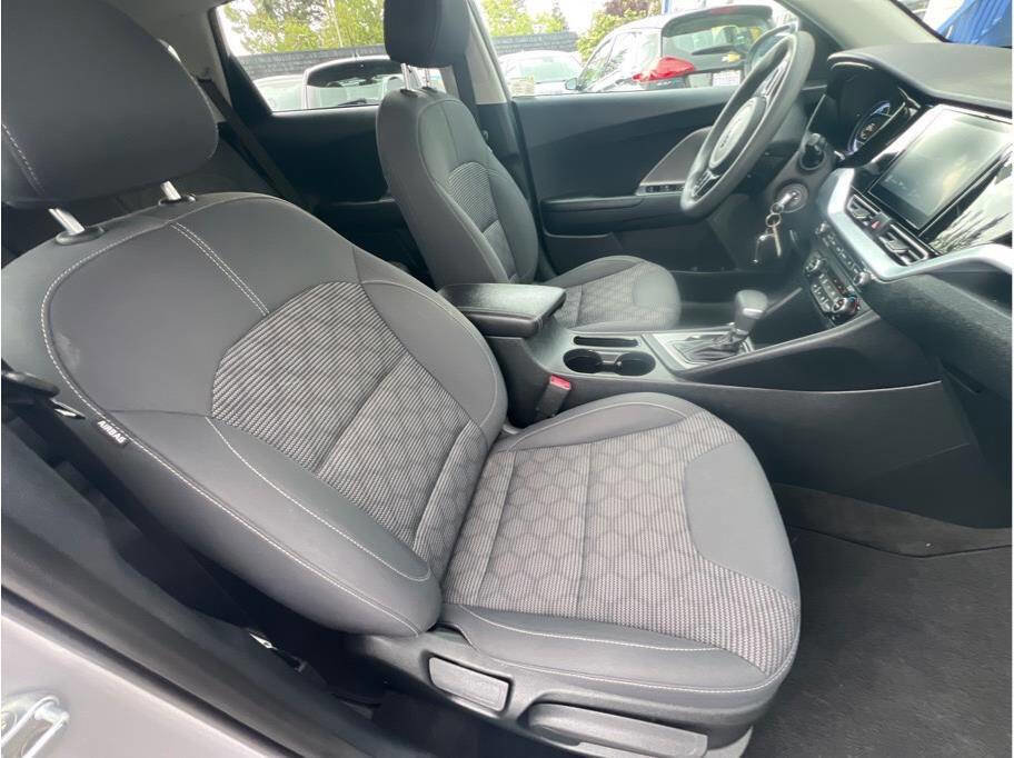 Used 2021 Kia Niro LX image 15