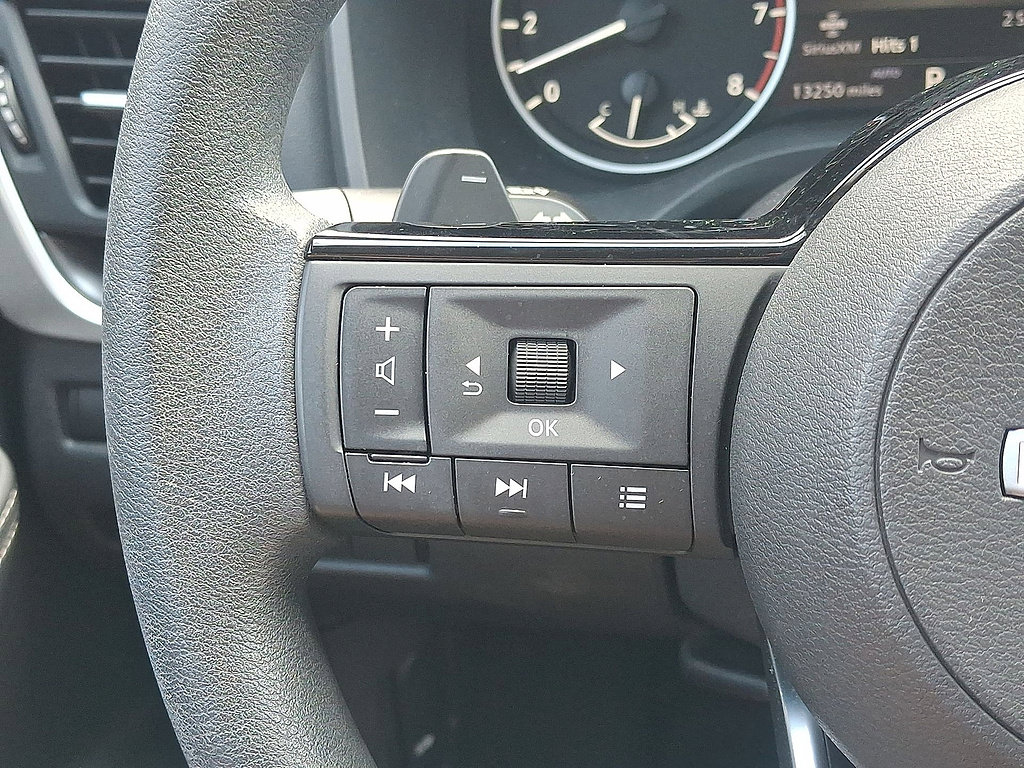 Used 2023 Nissan Rogue SV AWD/4WD image 17