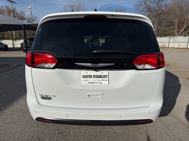 New 2026 Chrysler Voyager LX image 5