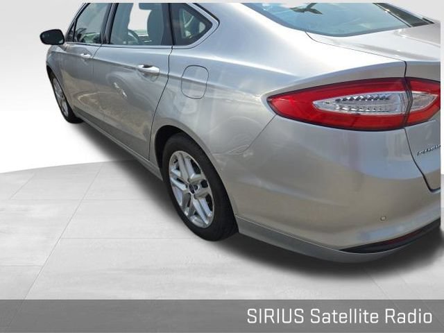 Used 2015 Ford Fusion SE w/ Equipment Group 202A FWD image 9