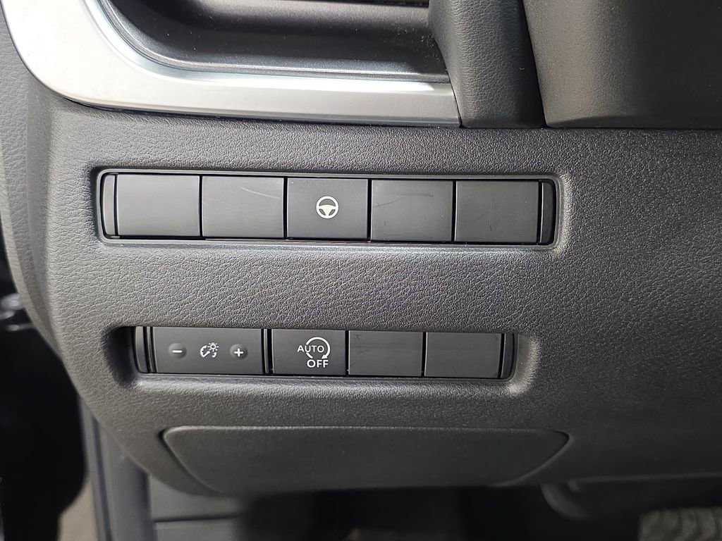 Used 2023 Nissan Rogue SV image 26