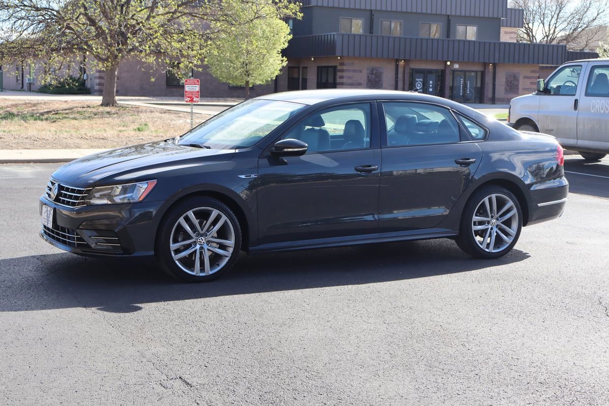 Used 2018 Volkswagen Passat 2.0T R-Line image 10