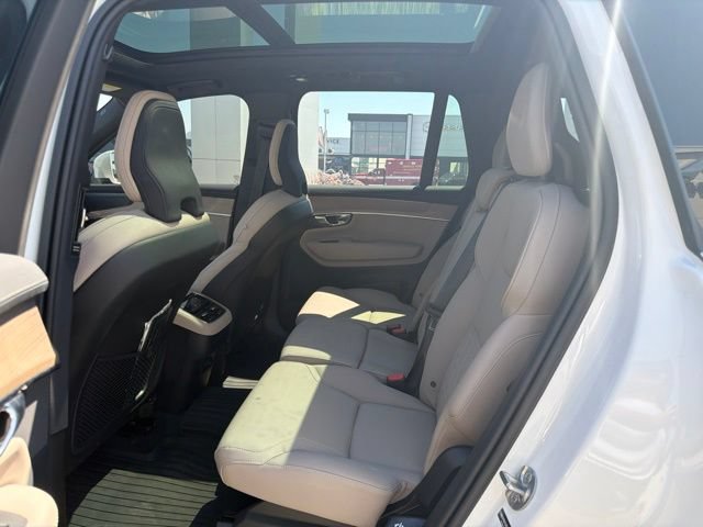 Used 2025 Volvo XC90 B6 Plus w/ Protection Package Premier AWD/4WD image 12