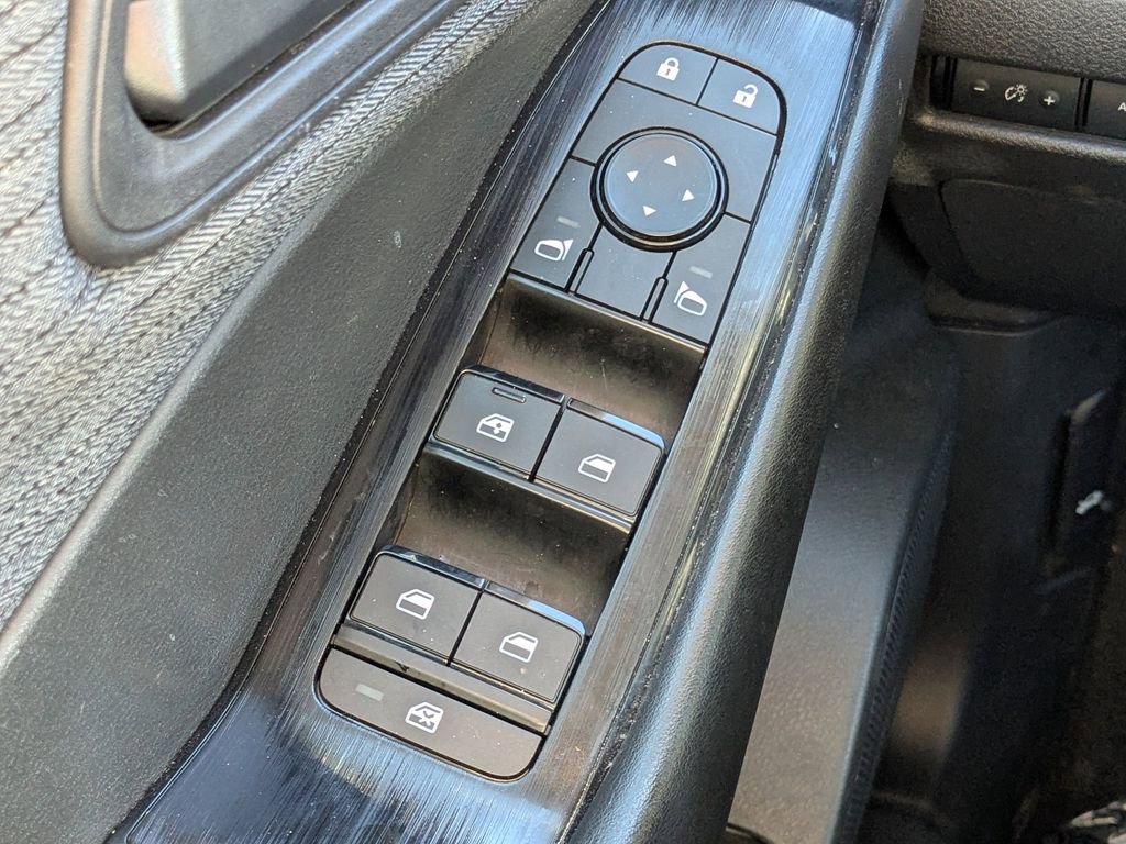 Used 2023 Nissan Rogue S image 19