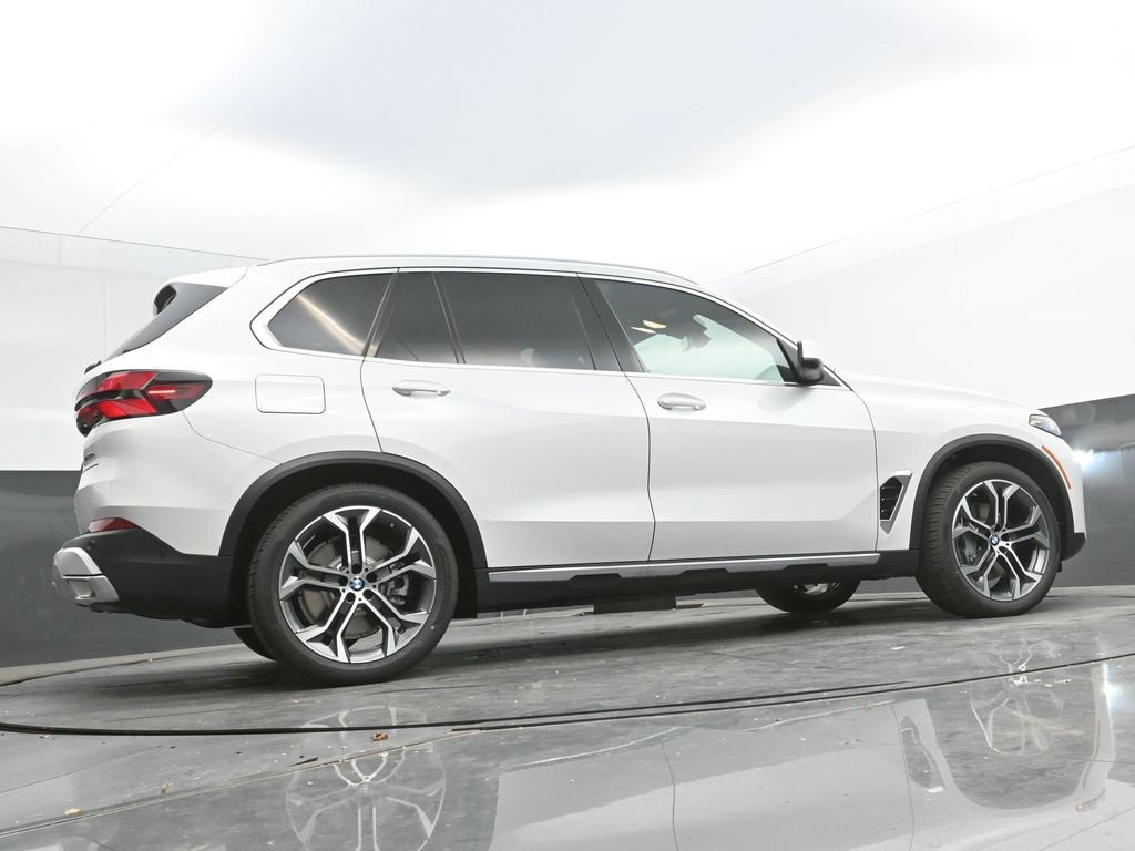 New 2026 BMW X5 xDrive50e image 41