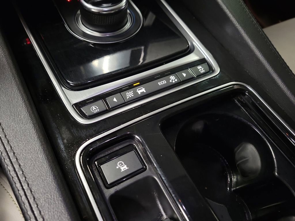 Used 2020 Jaguar F-PACE Prestige image 16