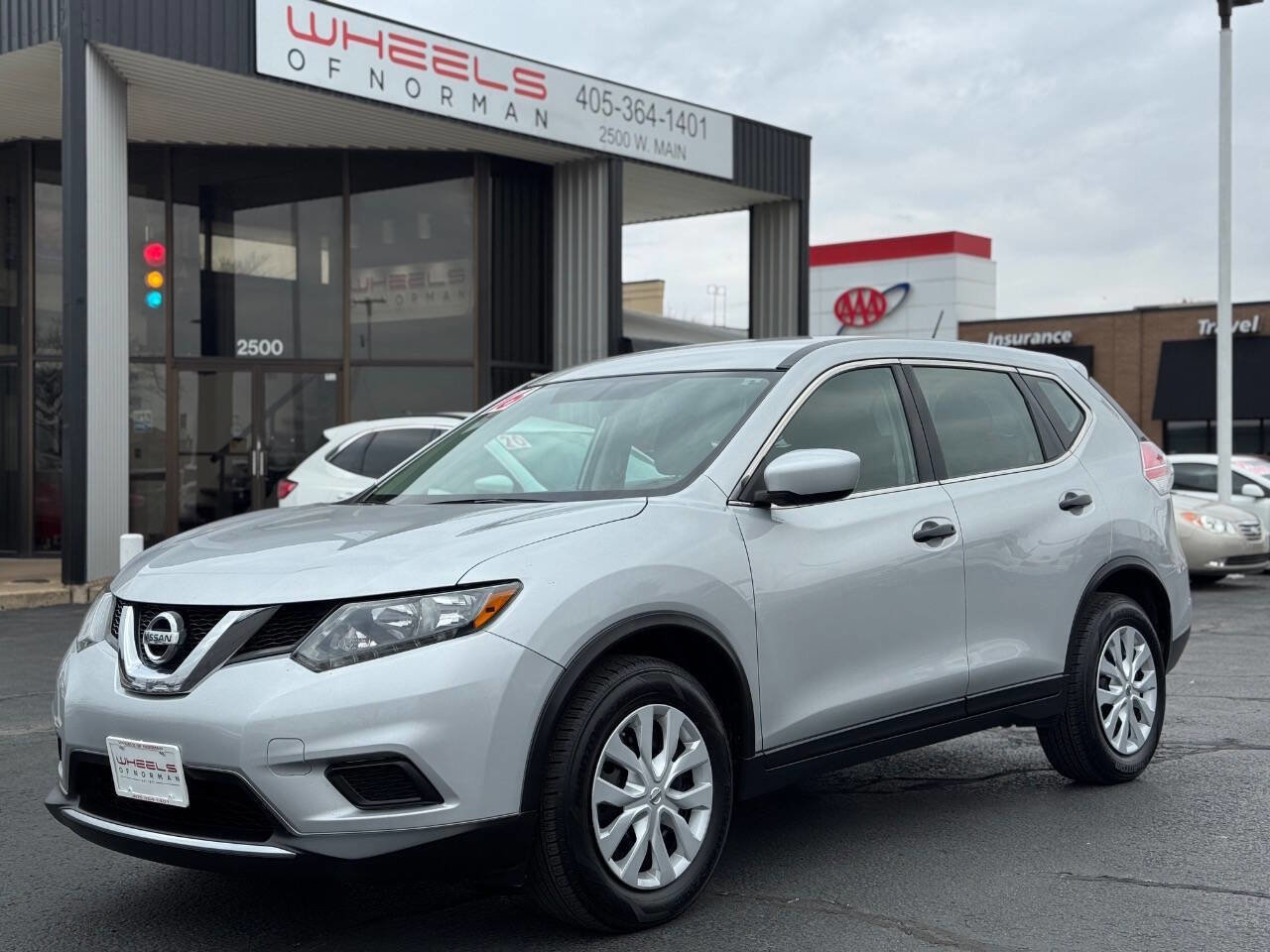 Used 2016 Nissan Rogue S image 1