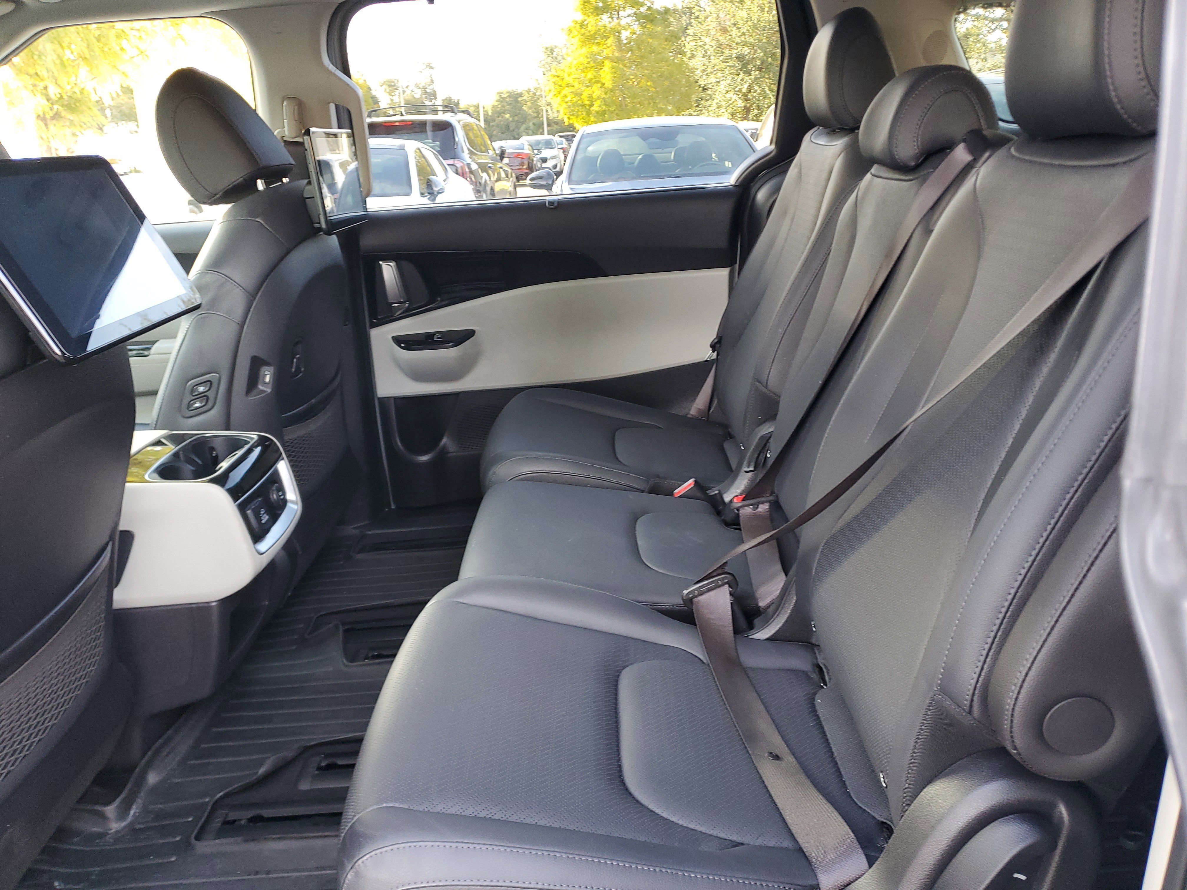 Certified 2023 Kia Carnival SX Prestige image 10