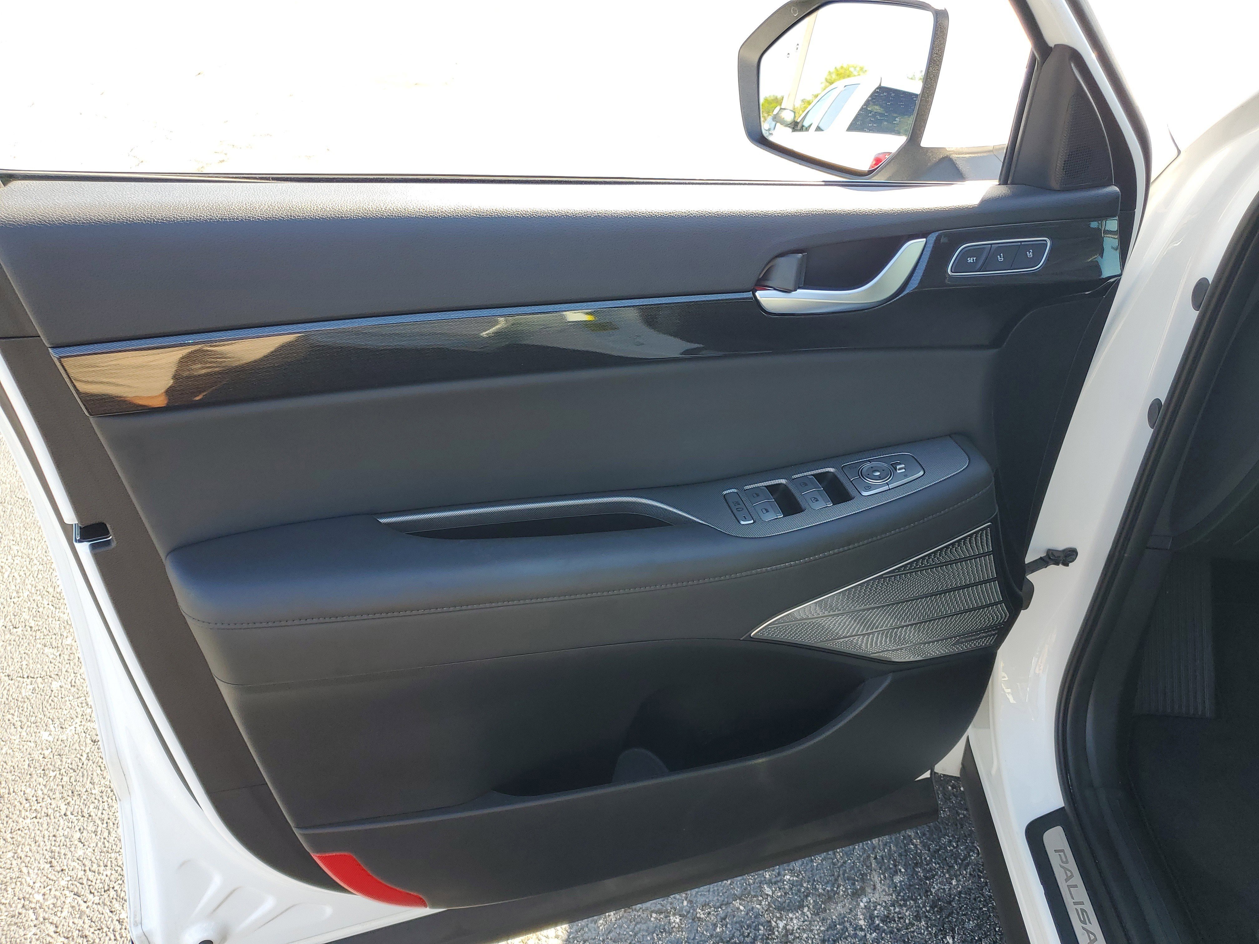 Used 2022 Hyundai Palisade Limited w/ Cargo Package image 19