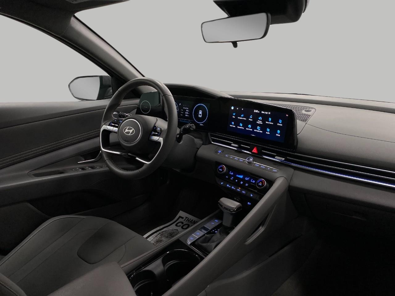 Certified 2025 Hyundai Elantra SEL image 18