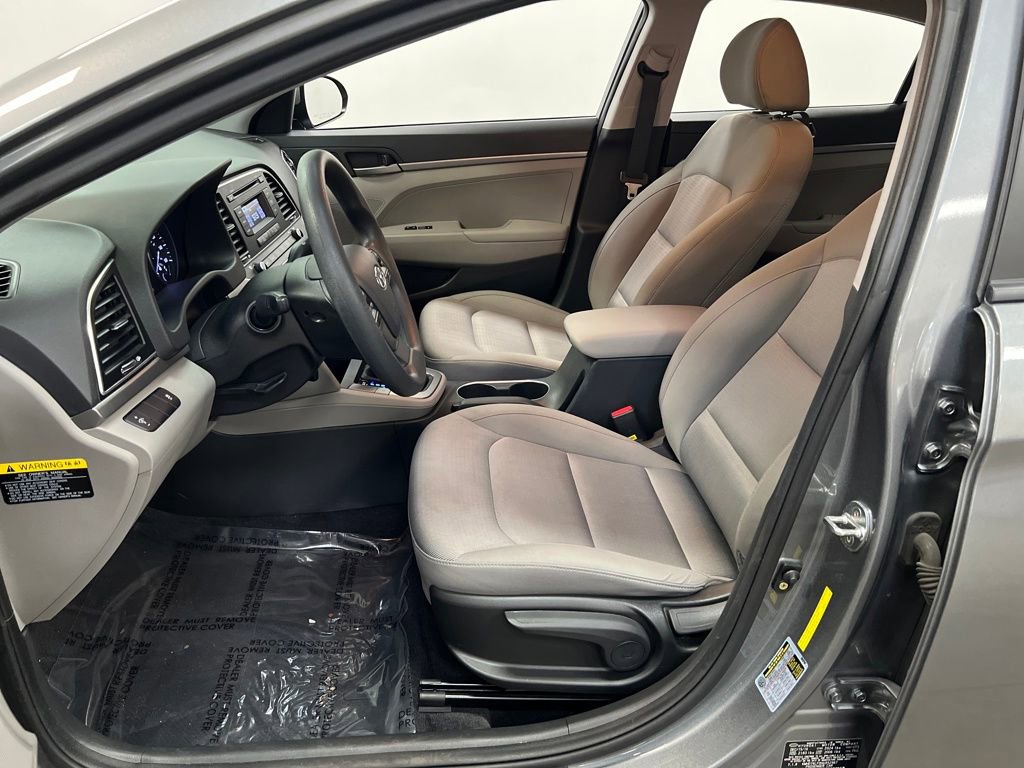 Used 2017 Hyundai Elantra SE image 12