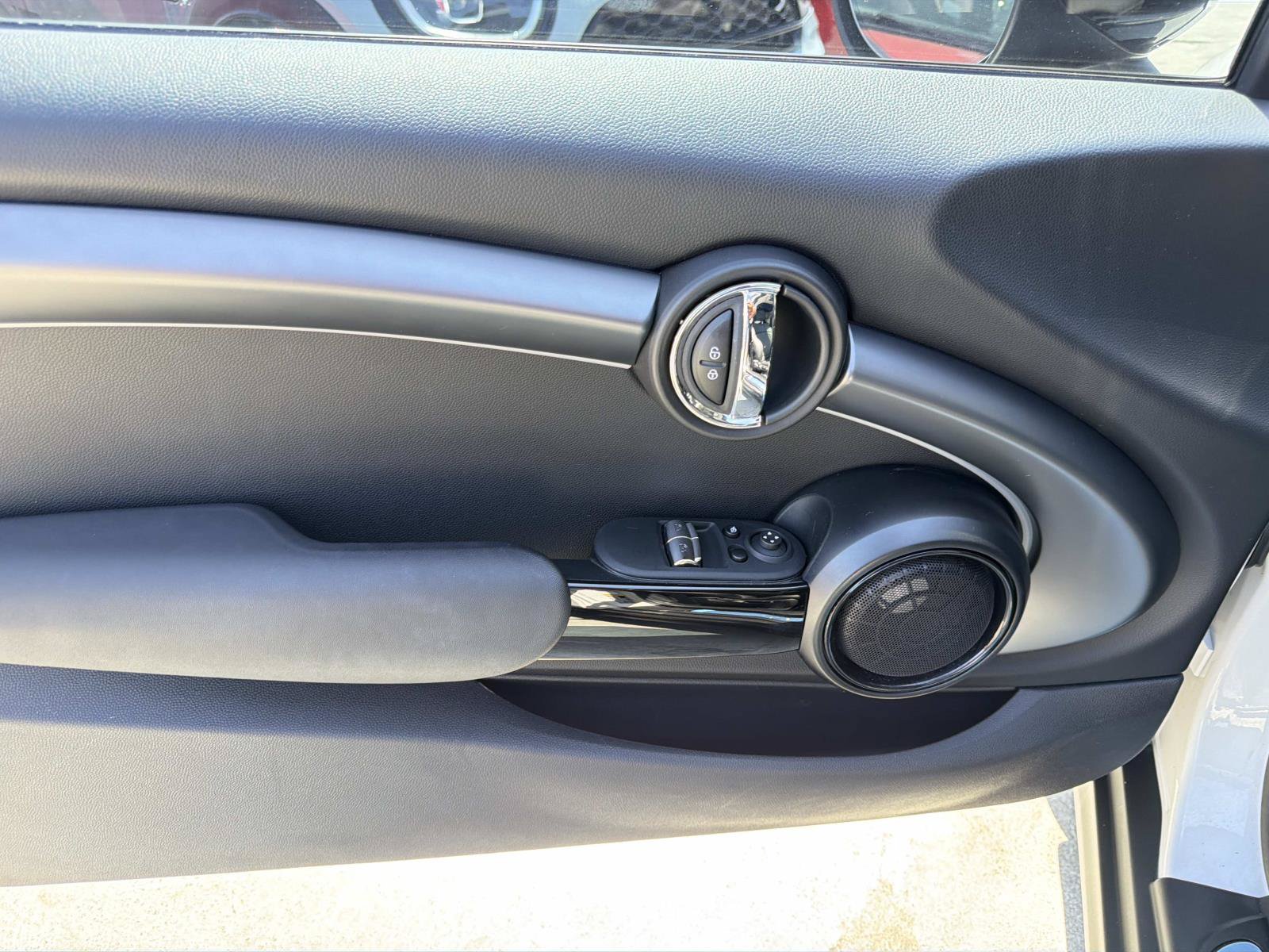 Used 2024 MINI Cooper SE FWD image 7