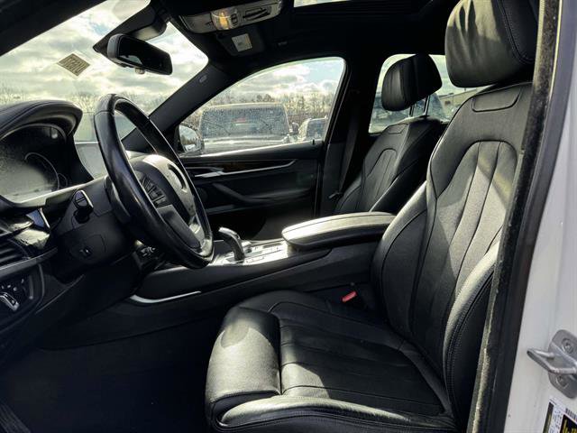 Used 2019 BMW X6 xDrive50i w/ Executive Package image 13