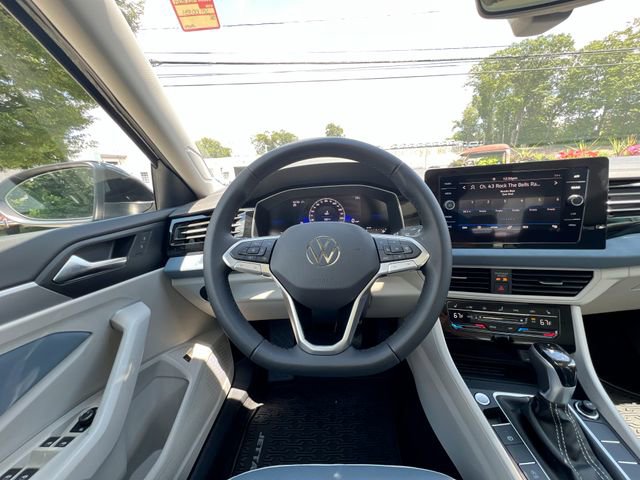 New 2025 Volkswagen Jetta SE image 14