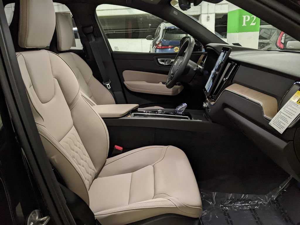 New 2026 Volvo XC60 T8 Plus w/ Protection Package Premier AWD/4WD image 23