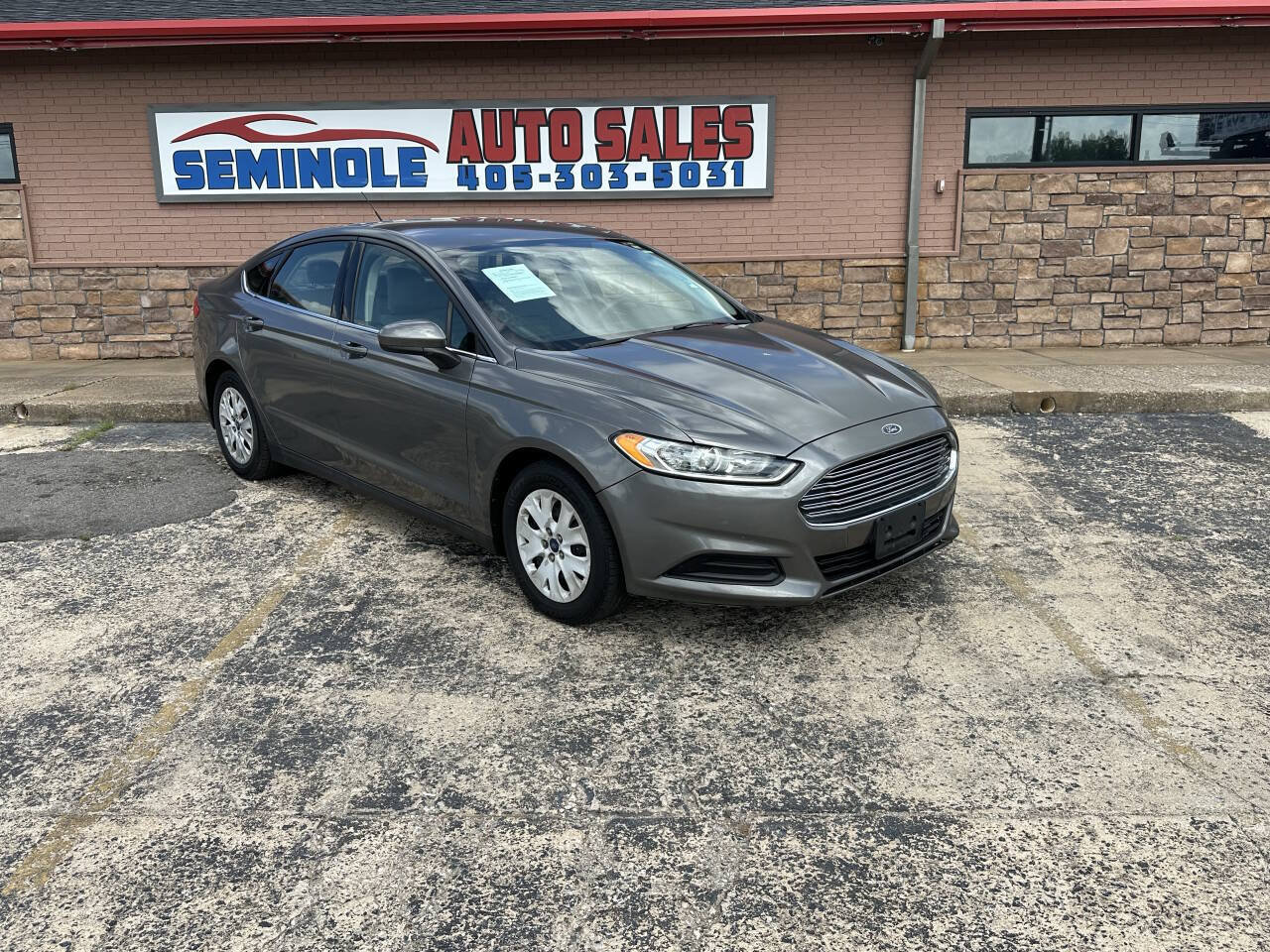 Used 2014 Ford Fusion S FWD image 2