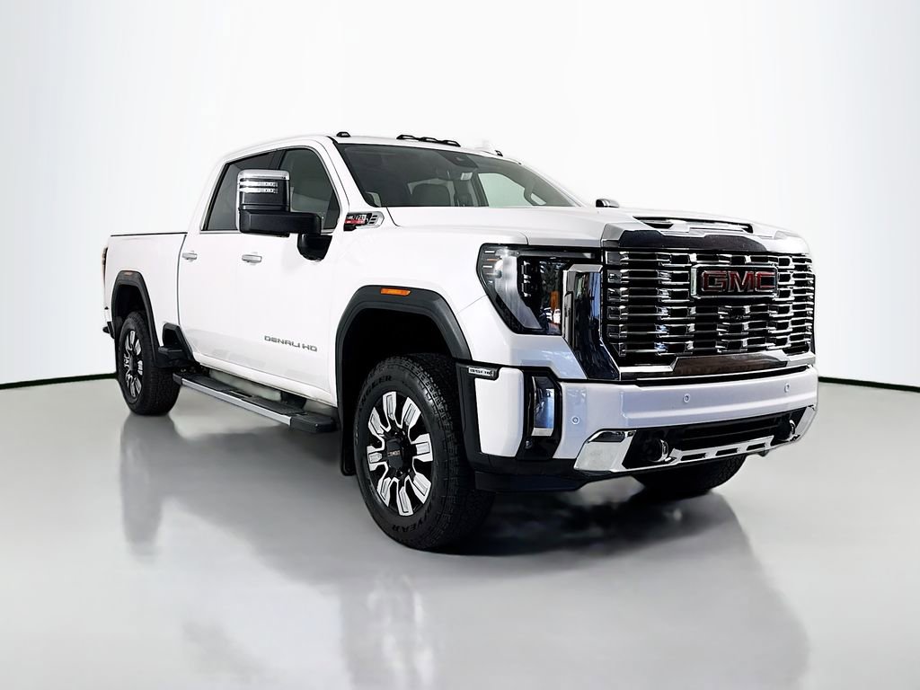 Used 2024 GMC Sierra 3500 Denali w/ Technology Package AWD/4WD image 3