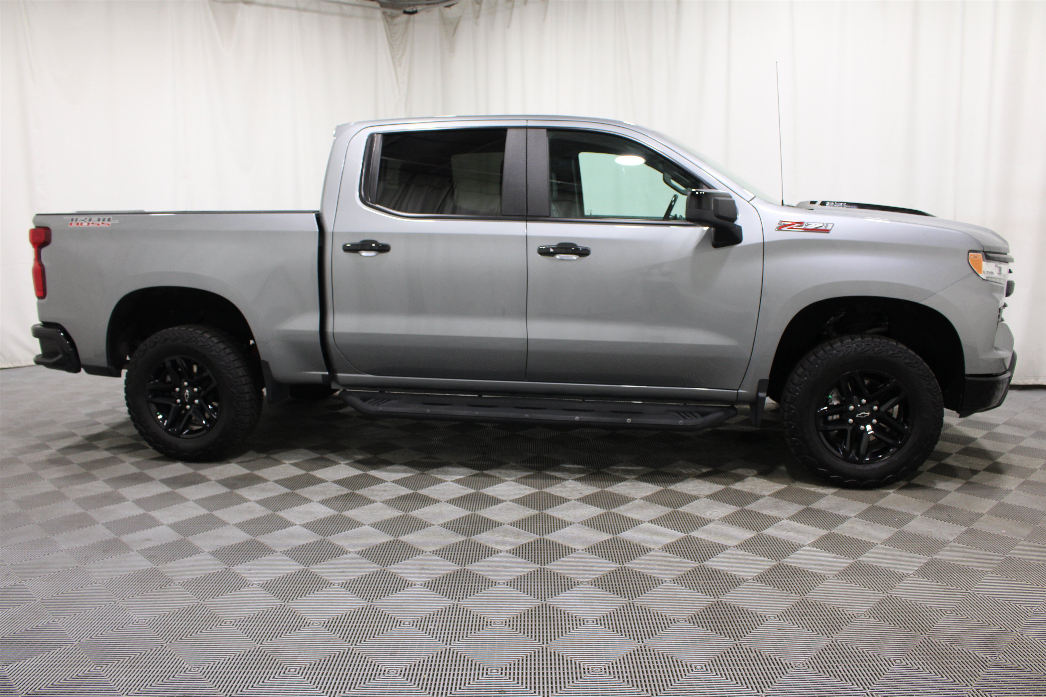 Used 2025 Chevrolet Silverado 1500 LT Trail Boss w/ Convenience Package II AWD/4WD image 28