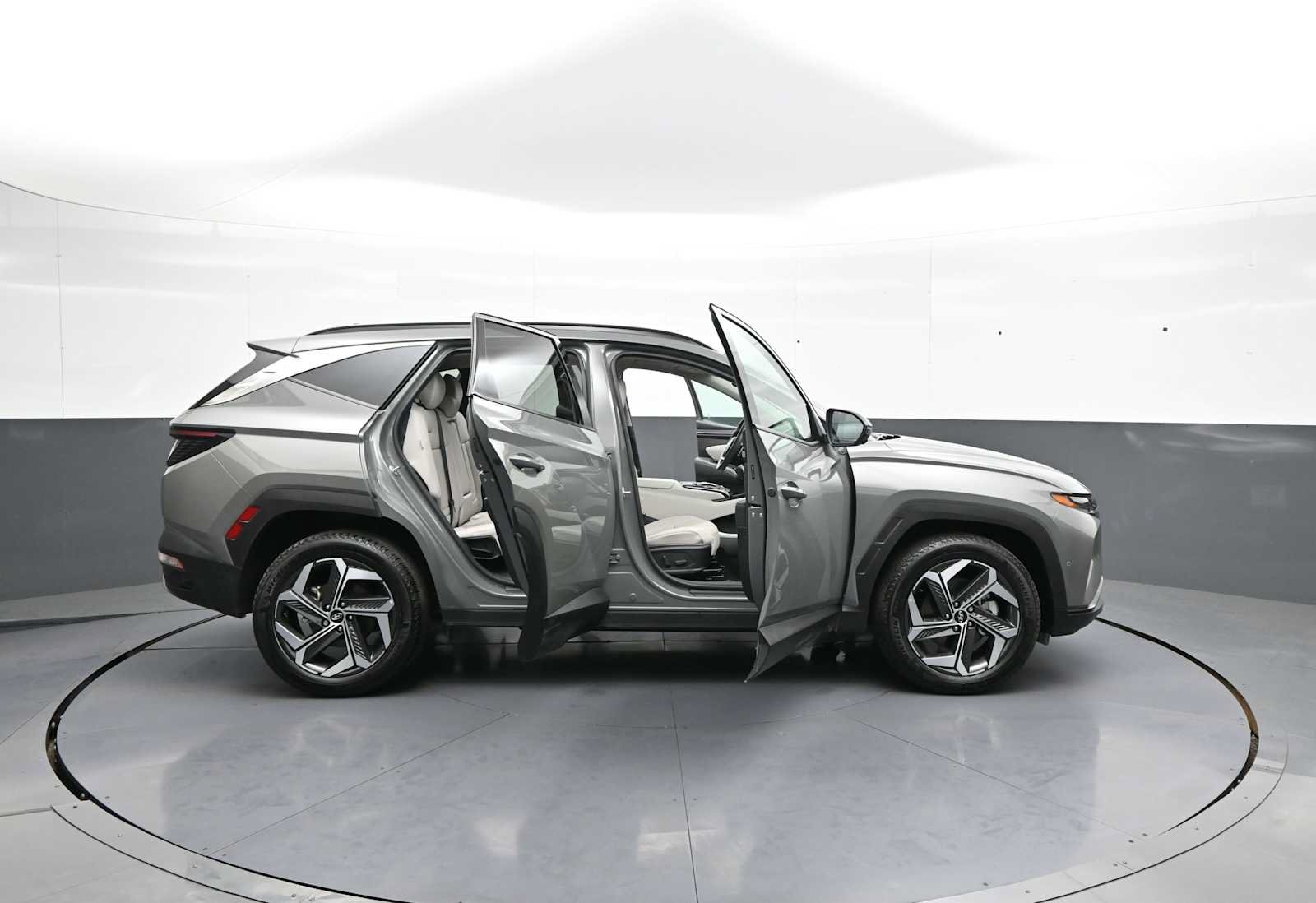 Used 2024 Hyundai Tucson Limited AWD/4WD image 43