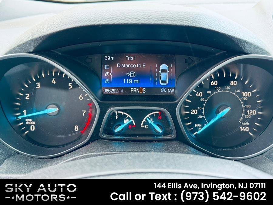 Used 2018 Ford Escape SEL w/ Ford Safe & Smart Package image 16