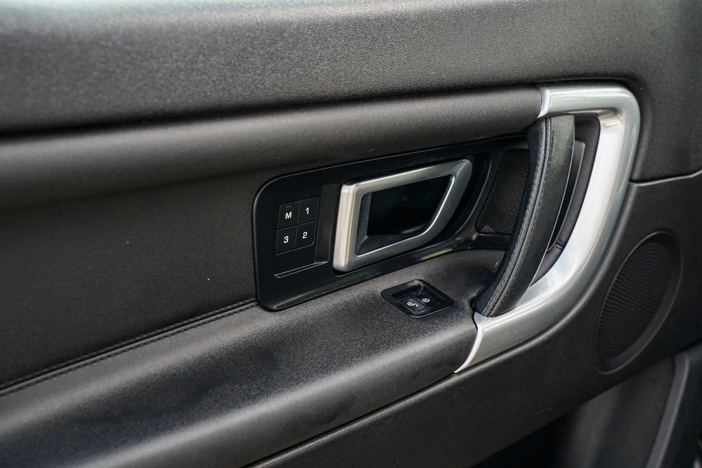 Used 2016 Land Rover Discovery Sport HSE image 10