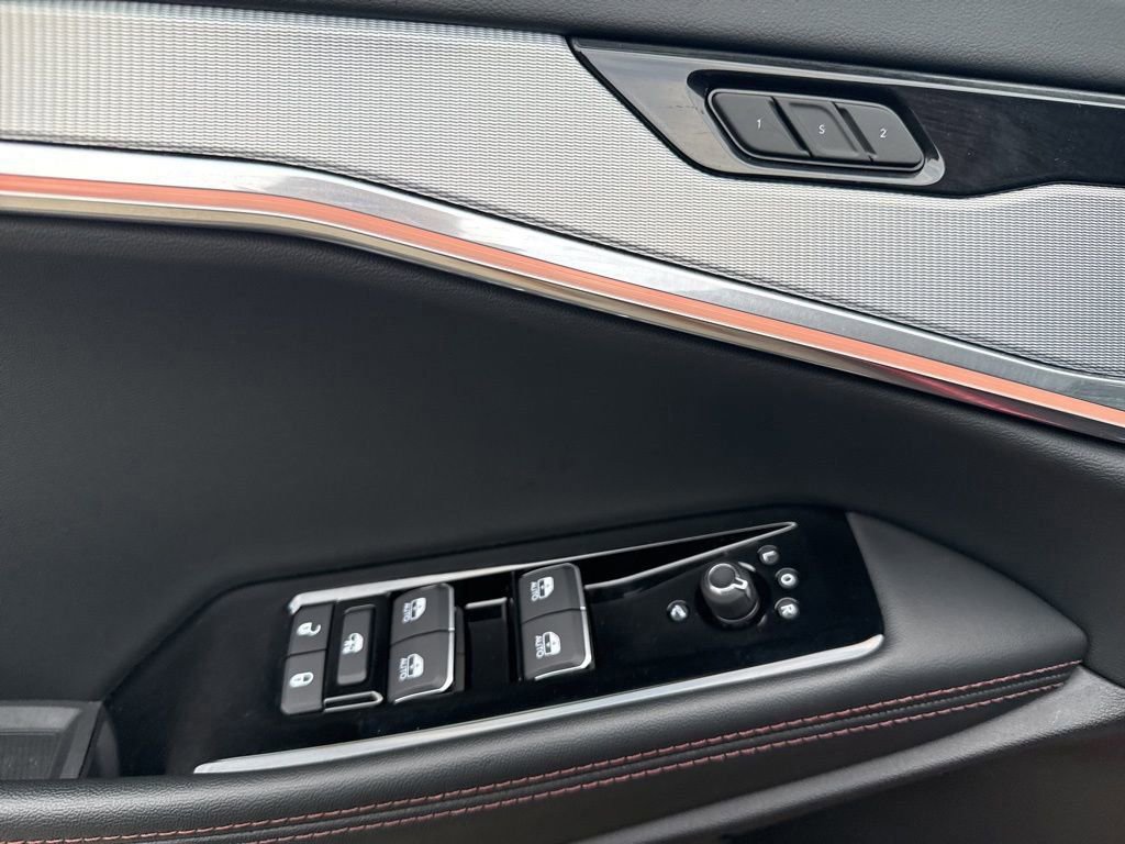 Used 2024 Jeep Wagoneer Launch Edition image 27