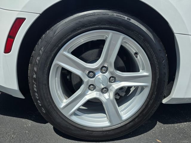 Used 2024 Chevrolet Camaro LT RWD image 13