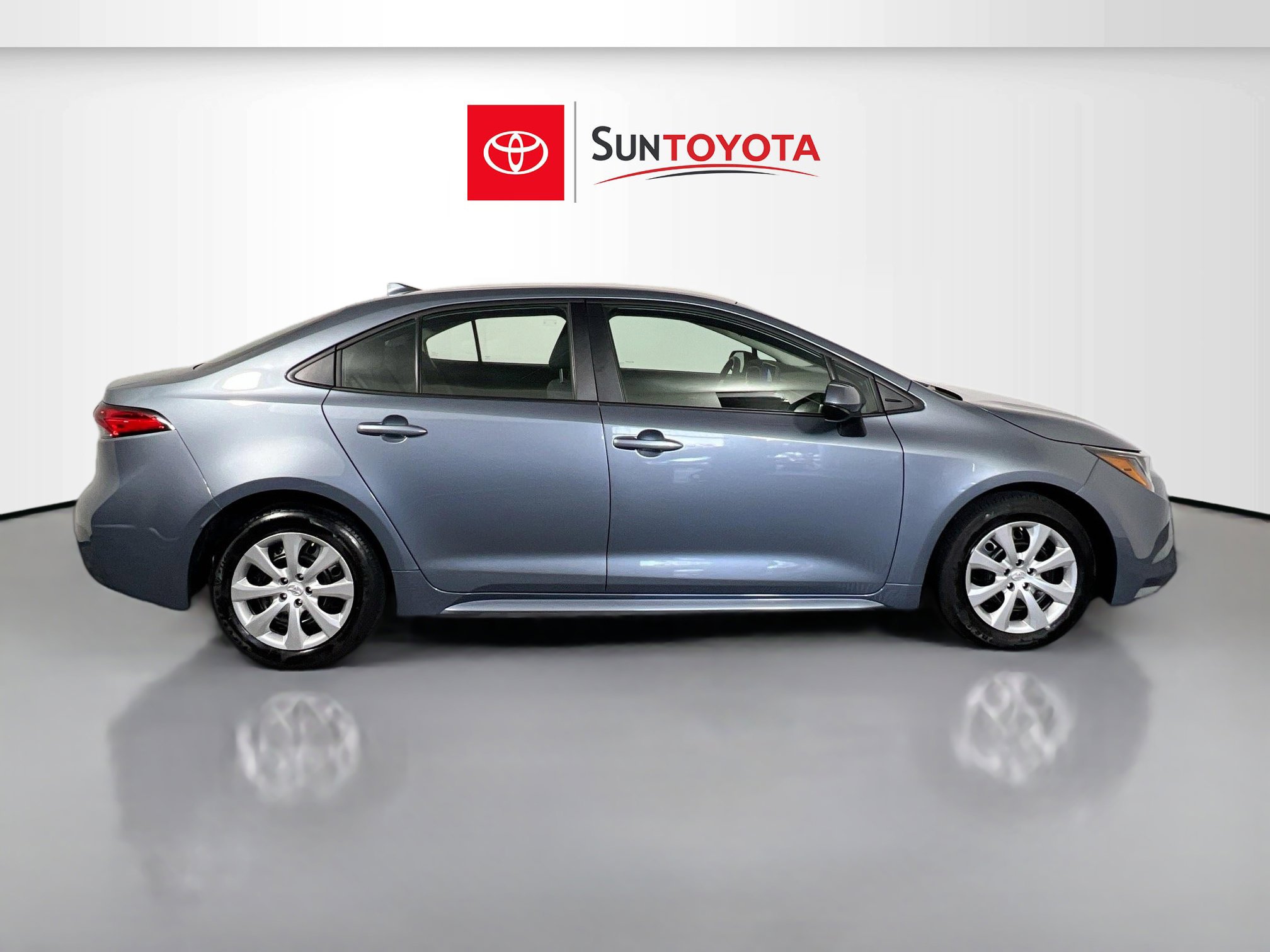 Used 2024 Toyota Corolla LE image 2