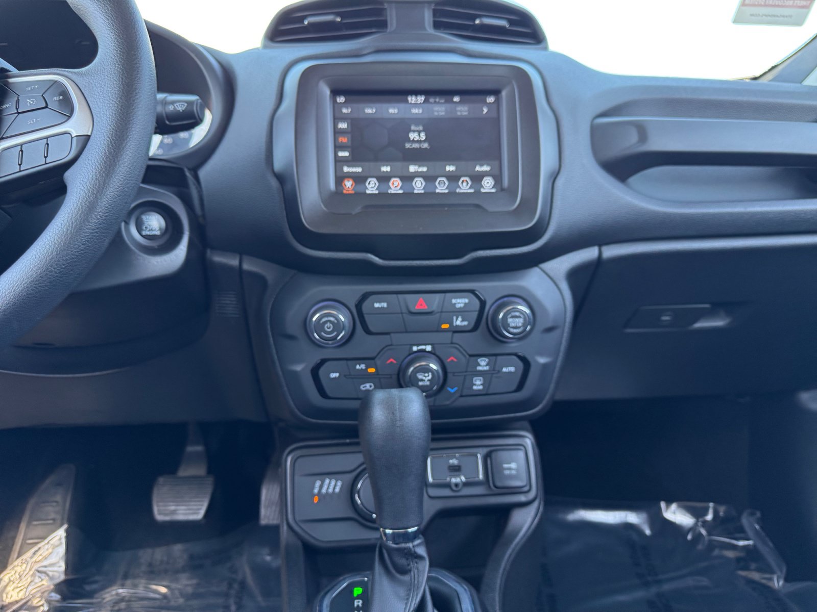 Used 2021 Jeep Renegade Sport AWD/4WD image 11
