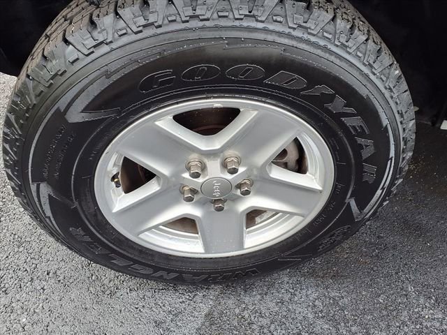 Used 2023 Jeep Gladiator Sport image 5