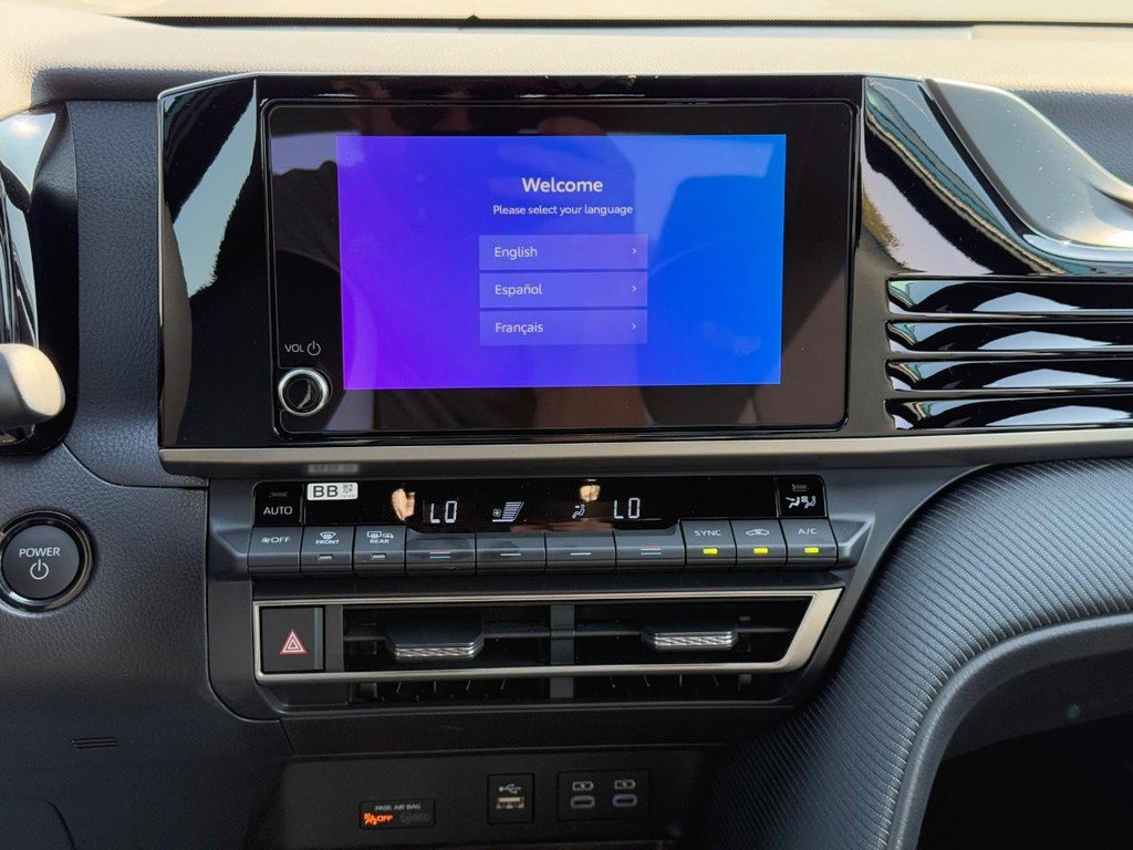 New 2026 Toyota Camry Hybrid image 9