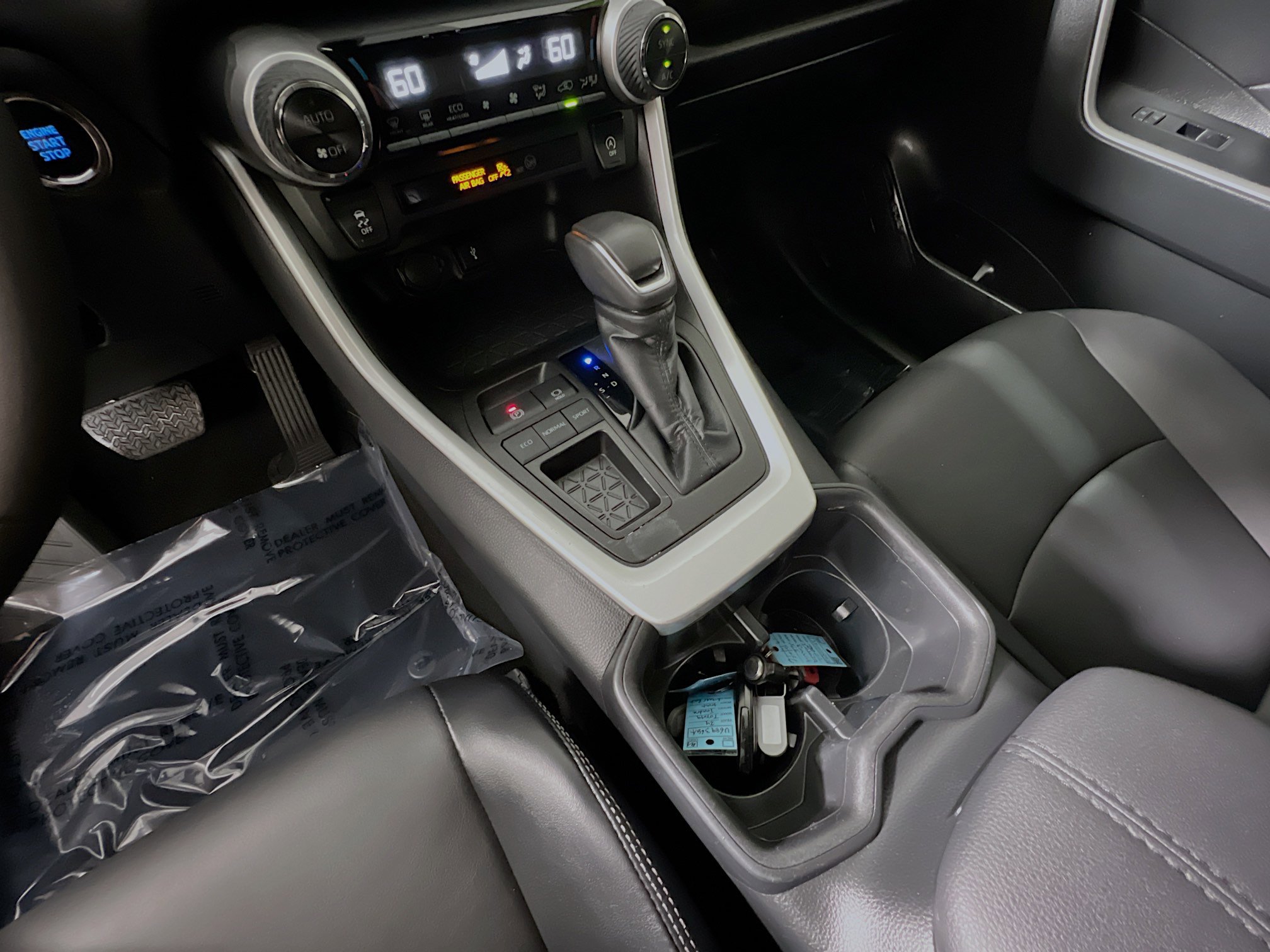 Used 2022 Toyota RAV4 XLE Premium image 25